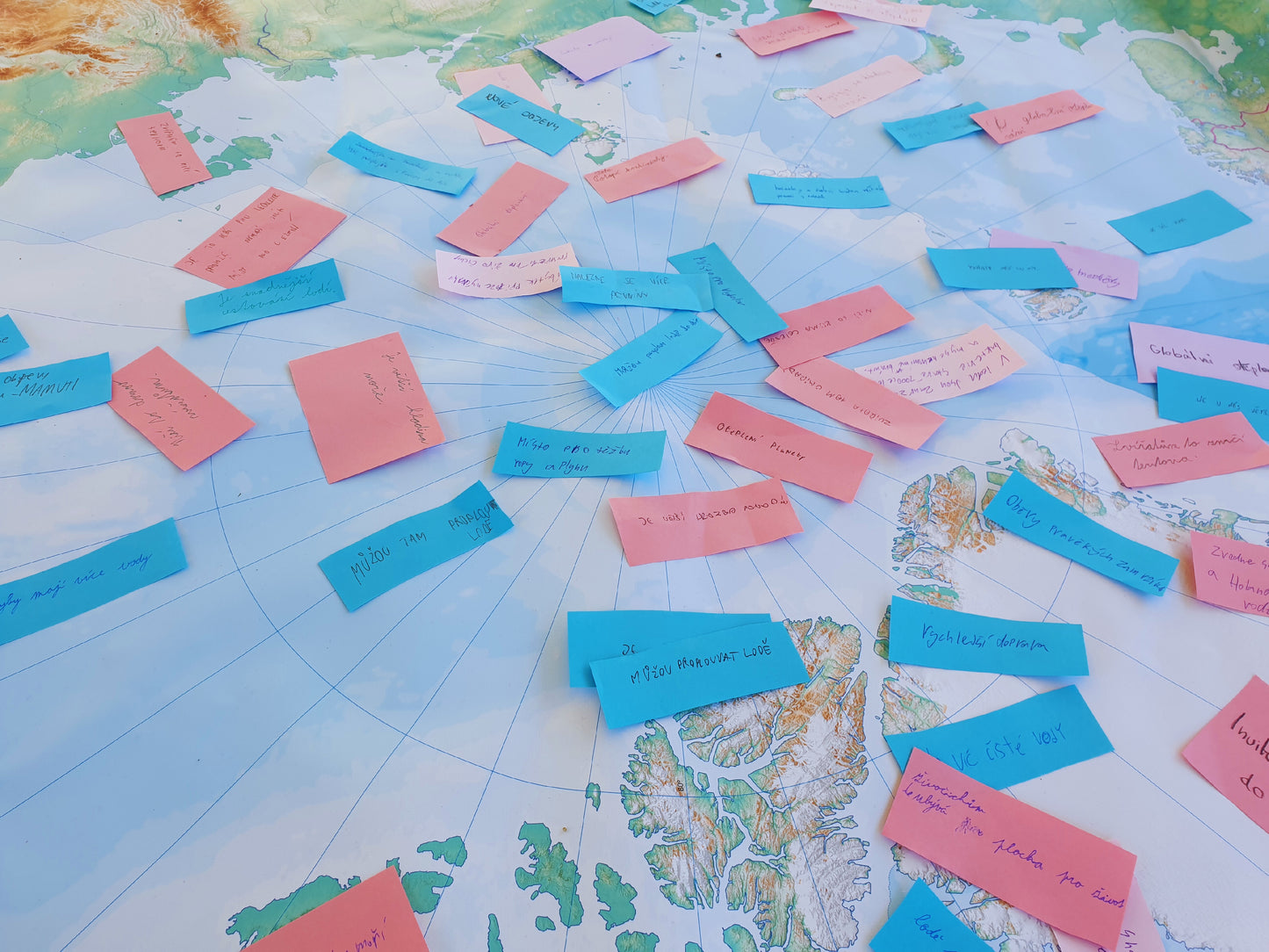 Mapuito Arctic map for hands-on geography learning
