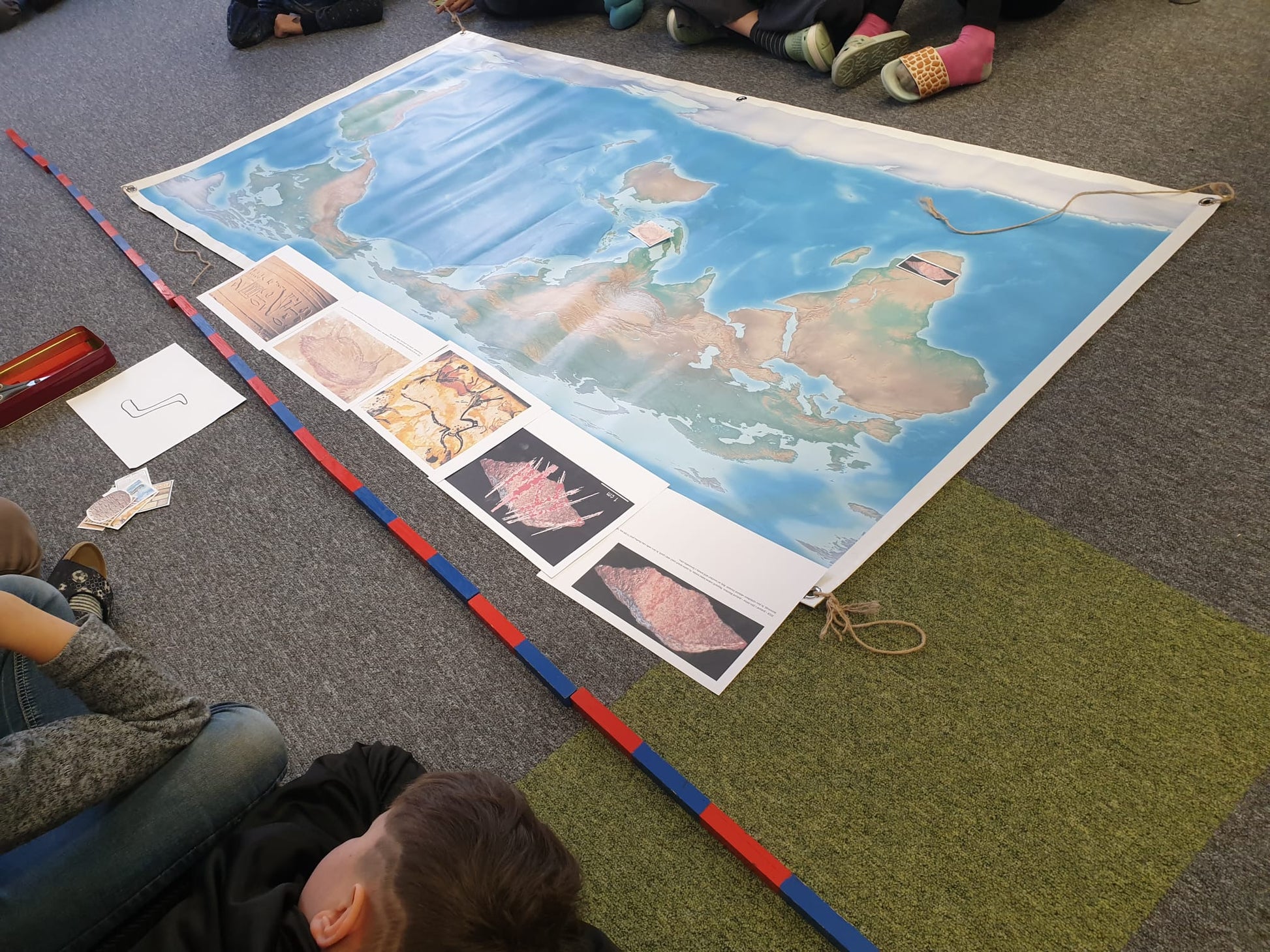 Mapuito Montessori world map for hands-on learning