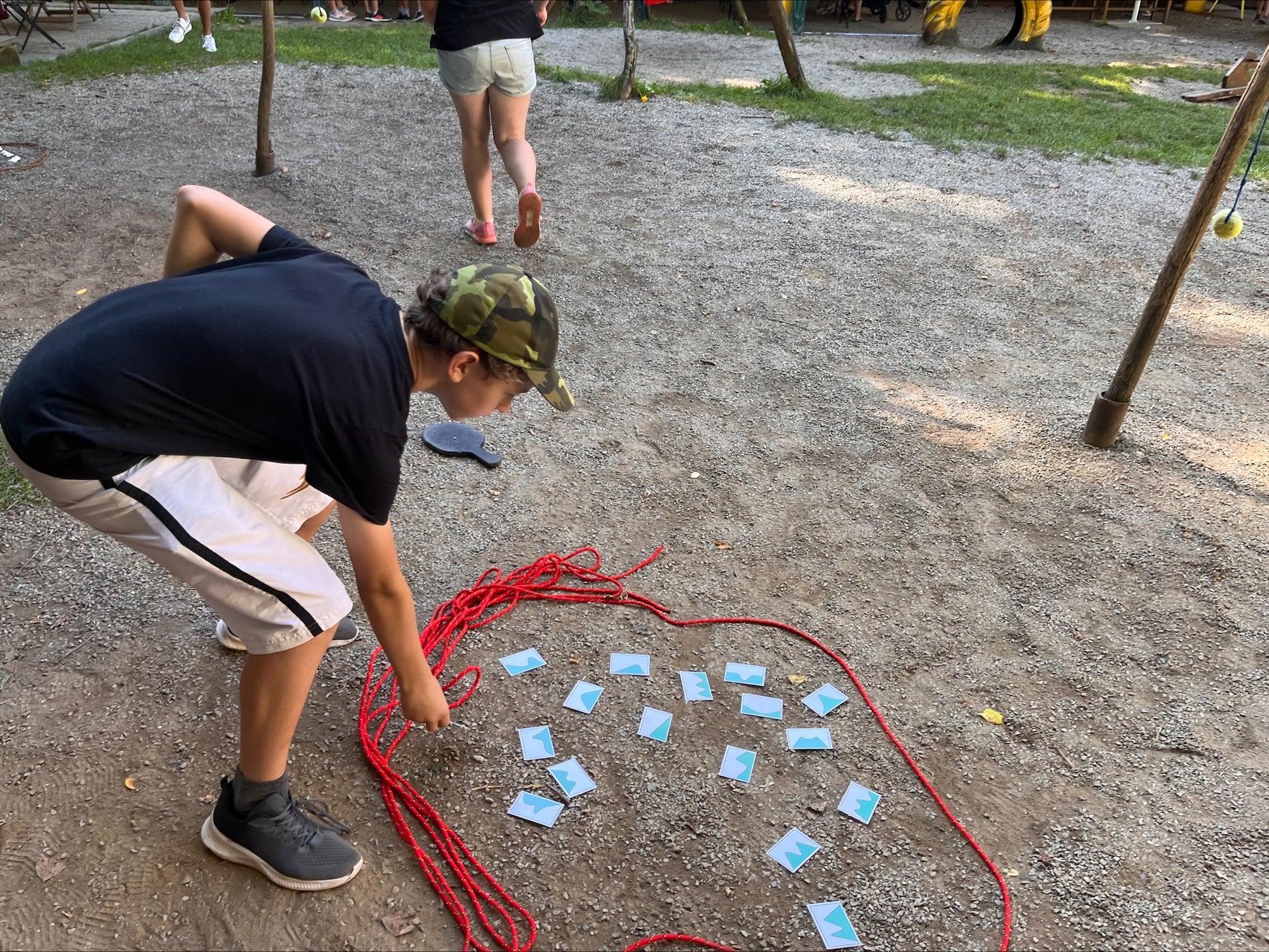students matching contour lines cards with 3D models